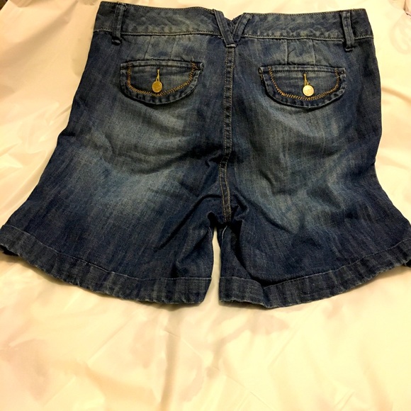 ✨Members Only Denim Bermuda Shorts✨ - Picture 10 of 12